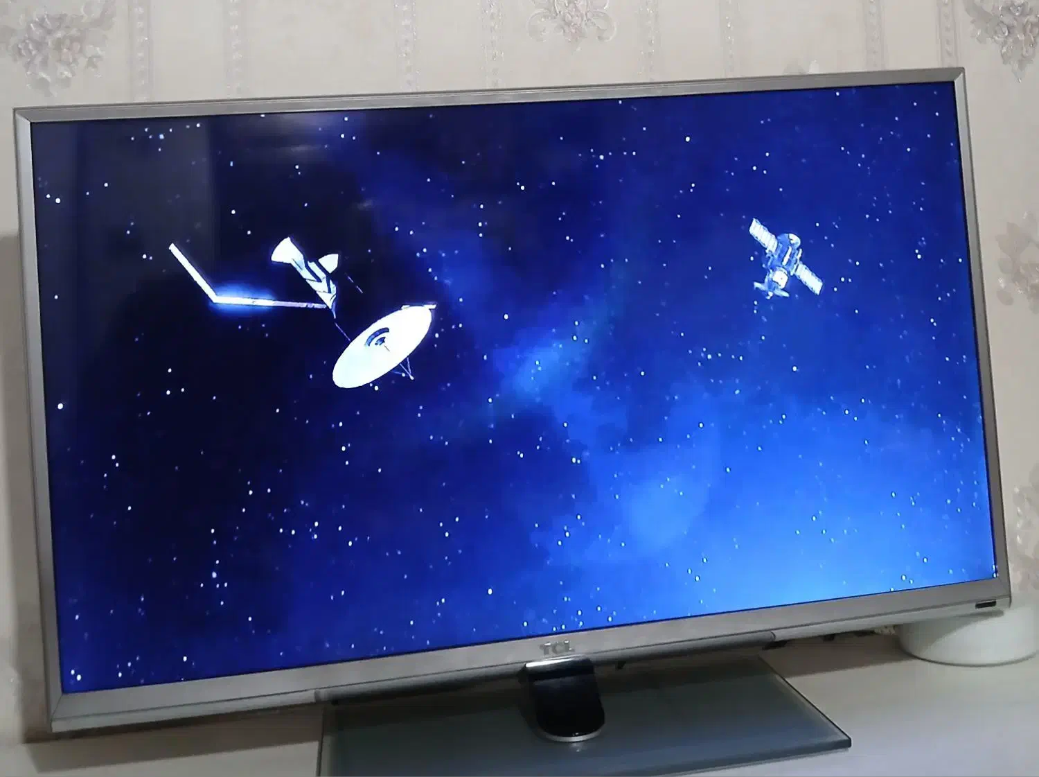 تلویزیون|تلویزیون و پروژکتور|فردیس, نیروگاه برق|دیوار