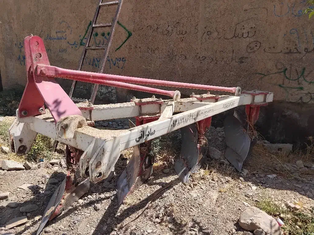 گاو آهن و خاک ورز|ماشینآلات صنعتی|مرودشت, بیست متری بیمارستان|دیوار