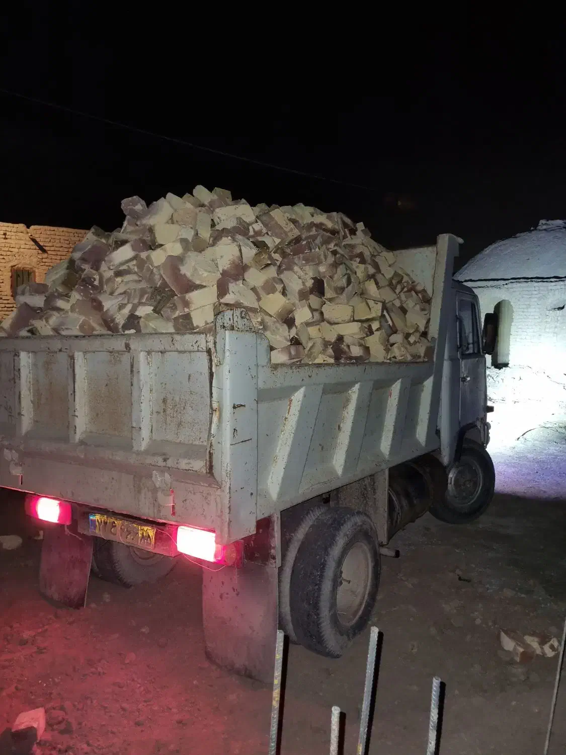 حمل شن وماسه نخودی بادمی آجر باخاور|خدمات حمل و نقل|زابل, |دیوار