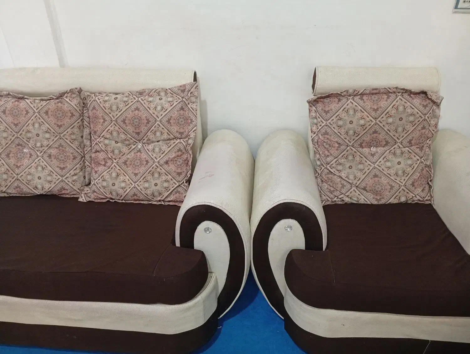 فروش فوری یک دست مبلمان هفت نفره درحد نو|مبلمان خانگی و میز عسلی|زاهدان, |دیوار