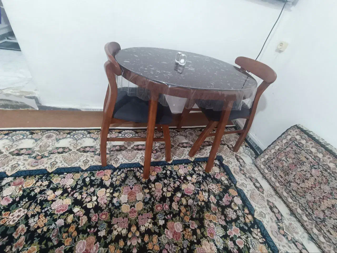 نهارخوری دونفره|میز و صندلی غذاخوری|سقز, |دیوار