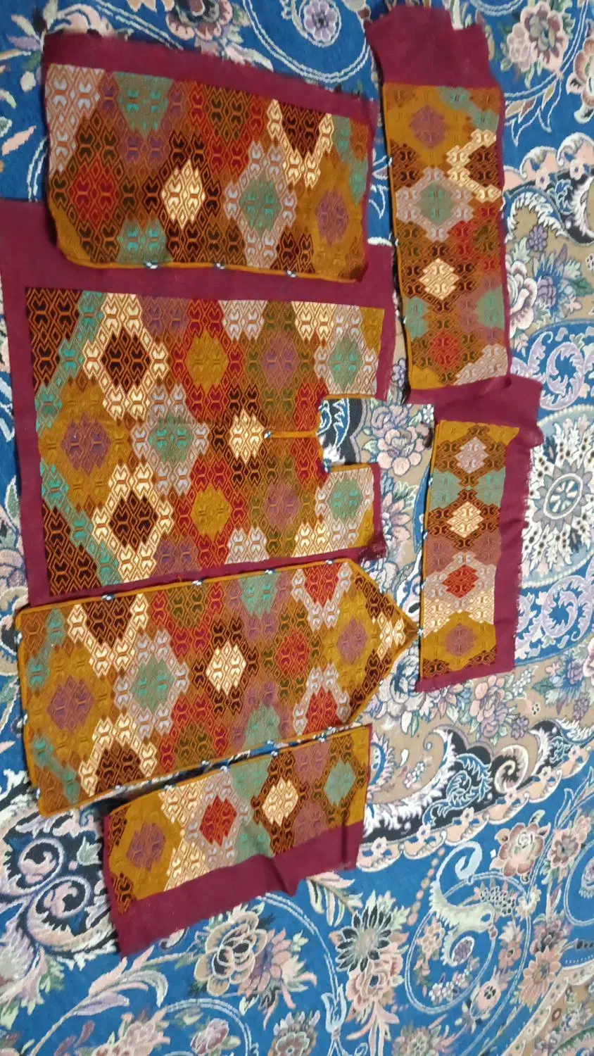 زی استین بلوچی|لباس|زارچ, |دیوار