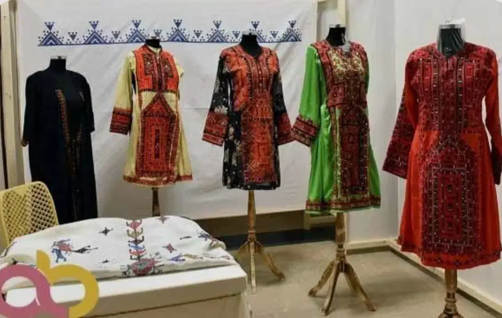 خیاط زنانه بلوچی همکاری با فروشندگان لباس بلوچی|لباس|چابهار, |دیوار