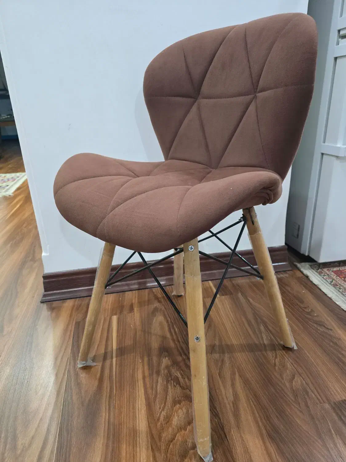 صندلی|میز و صندلی غذاخوری|کیش, |دیوار