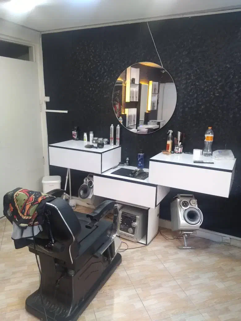 دکور ارایشگاه آیینه کنسول|آرایشگاه و سالنهای زیبایی|تهران, فردوس|دیوار