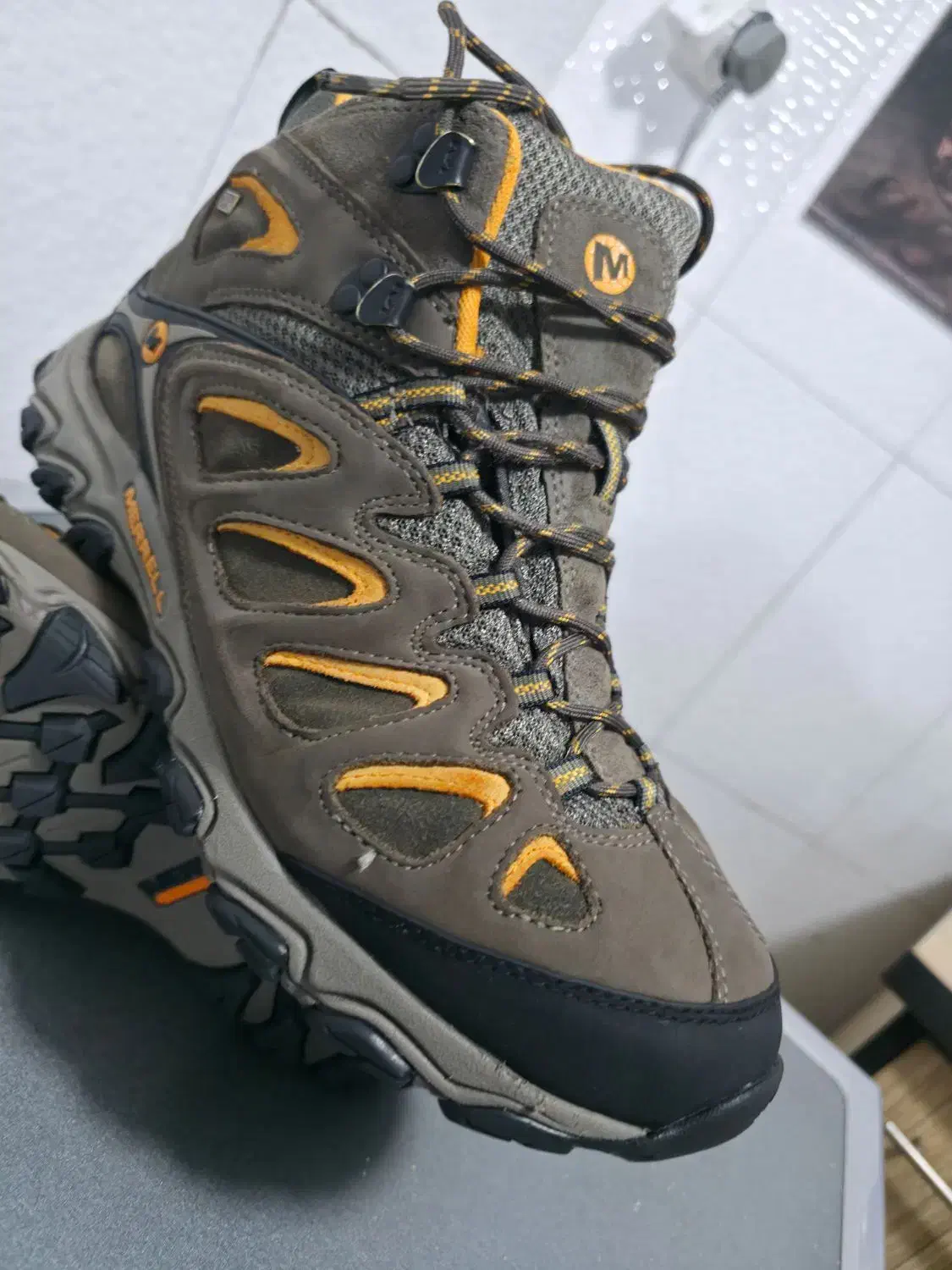 کفش کوهنوردی استوک اورجینال مارک مرل انگلیس درصدرا|کیف، کفش، کمربند|شیراز, علوم پزشکی|دیوار