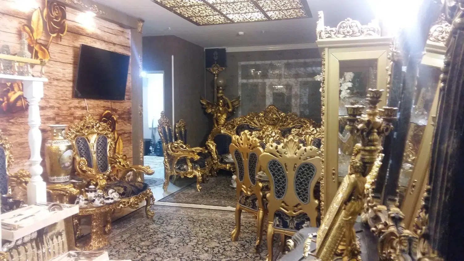 سرویس مبل سلطنتی کلاسیک ۹نفره همراه با ناهارخوری|مبلمان خانگی و میز عسلی|تهران, سرتخت|دیوار