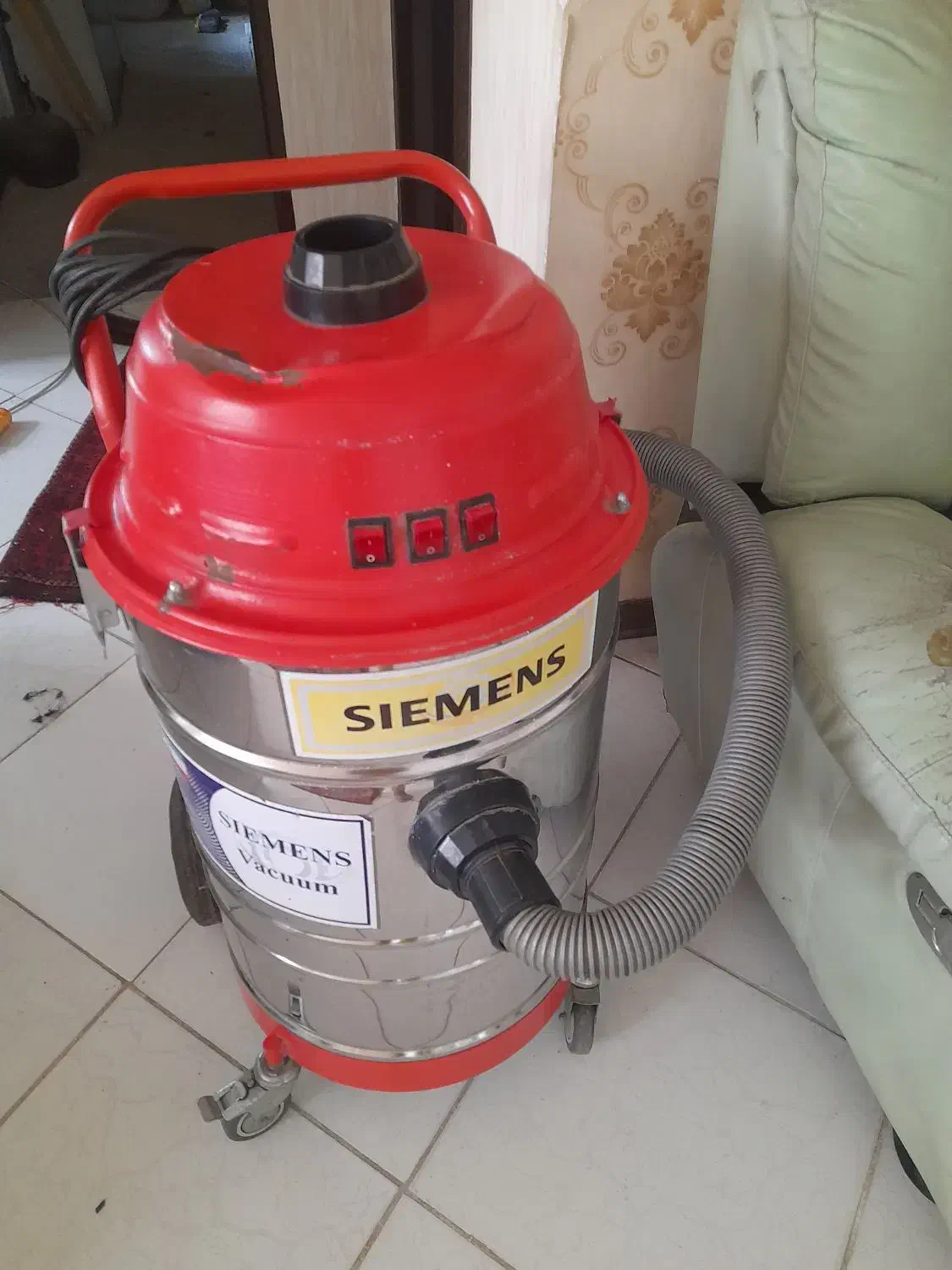 جاروبرقی بzorg|جاروبرقی، جارو شارژی، بخارشو|میان جلگه, |دیوار