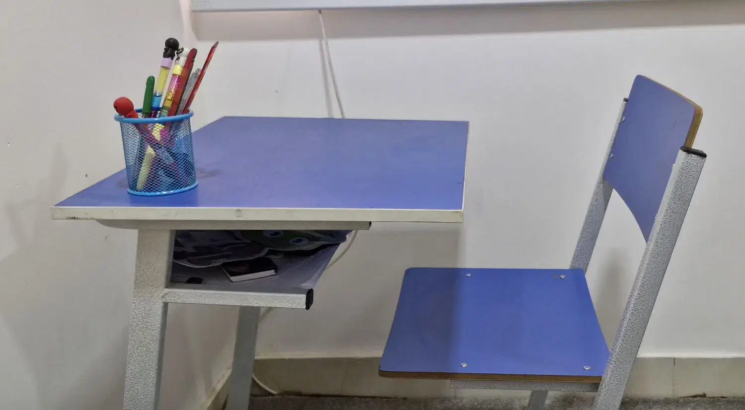 میز و صندلی|میز تحریر و کامپیوتر|امیدیه, |دیوار