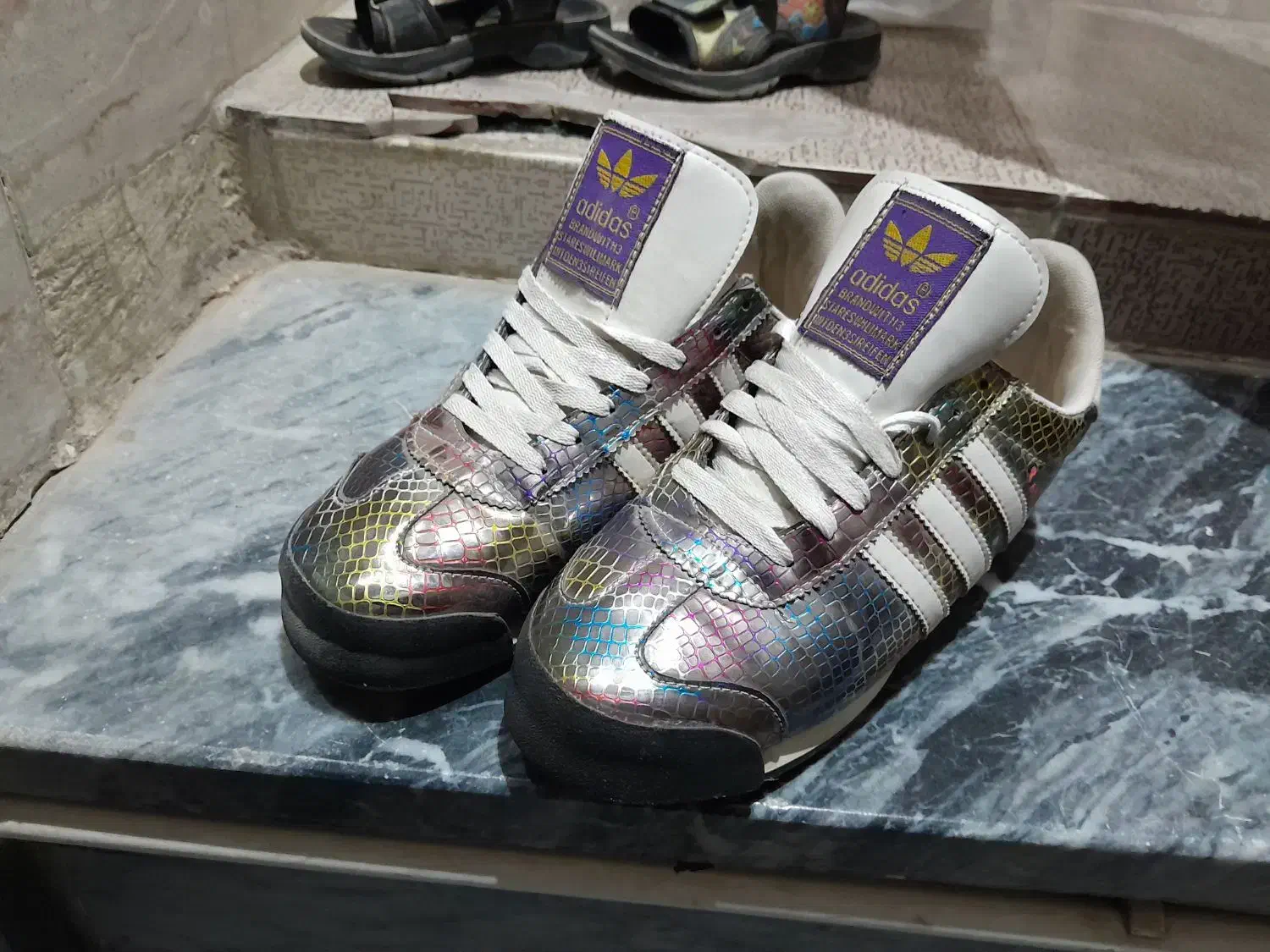 یک جفت کتونی آدیداس نونو|کیف، کفش، کمربند|خرم‌آباد, |دیوار