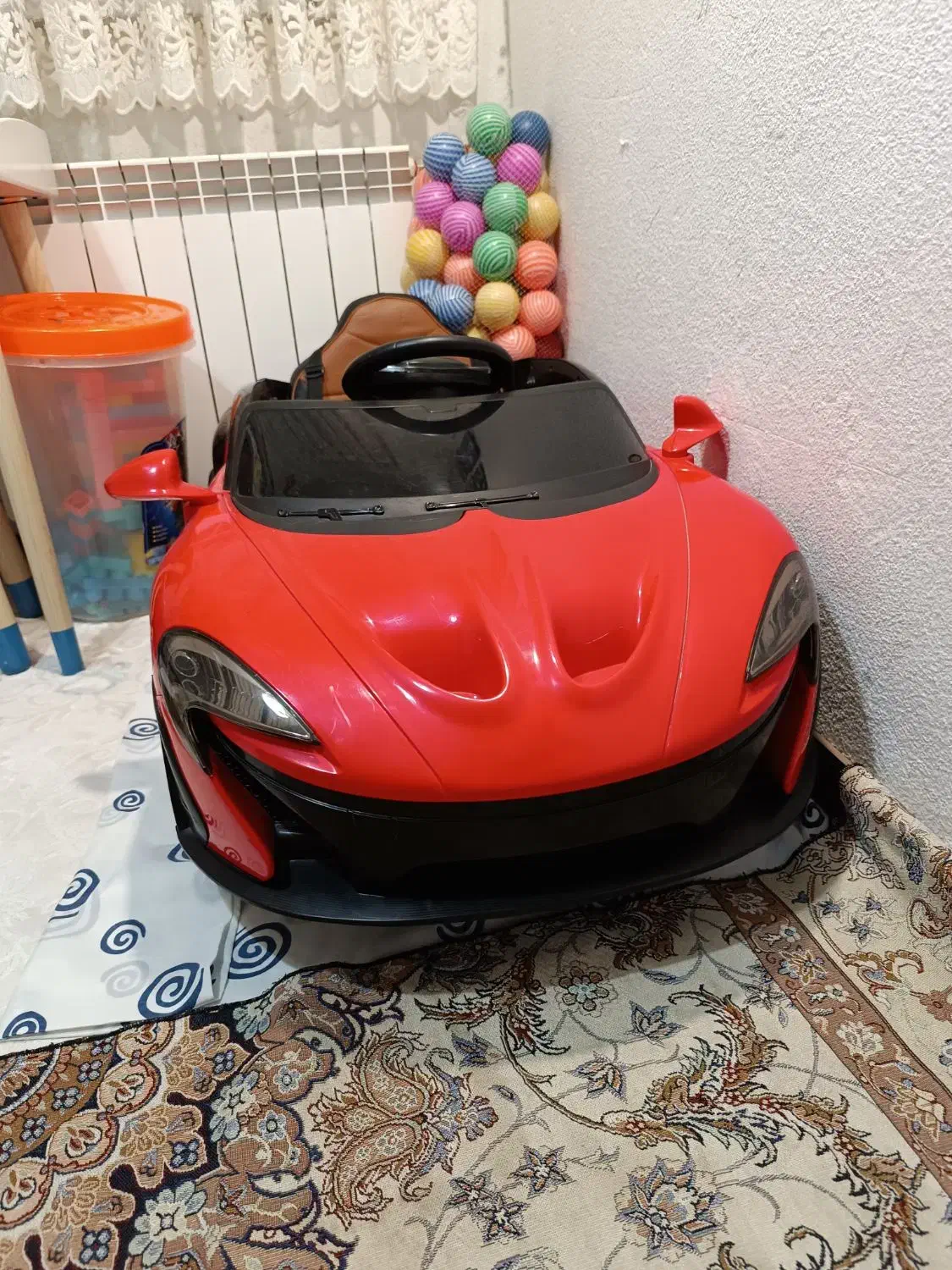 ماشین شارژی زیبا در حد نو|اسباببازی بچه|مراغه, |دیوار