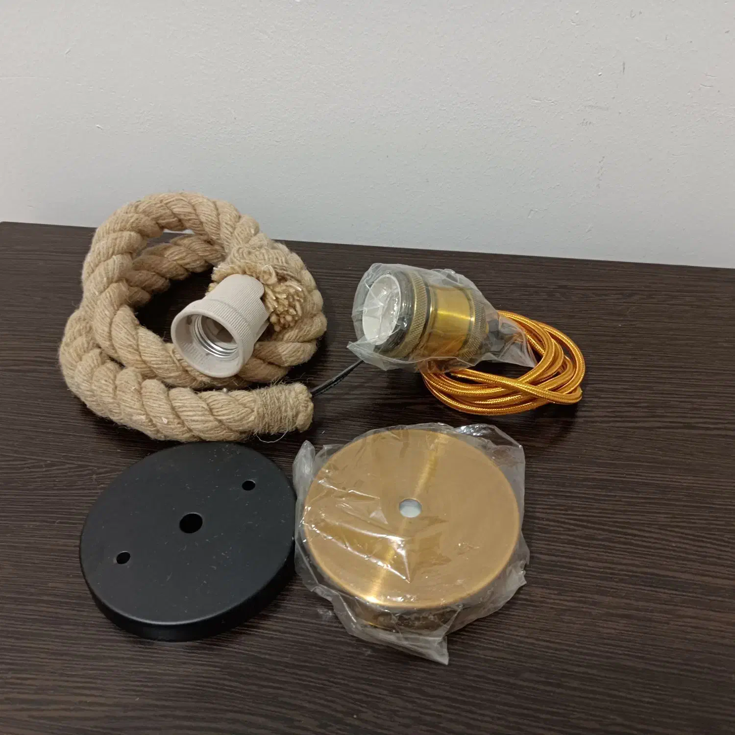 لامپ دکوراتیو به همراه سرپیچ کنفی و ادیسونی|لامپ و چراغ|آمل, |دیوار