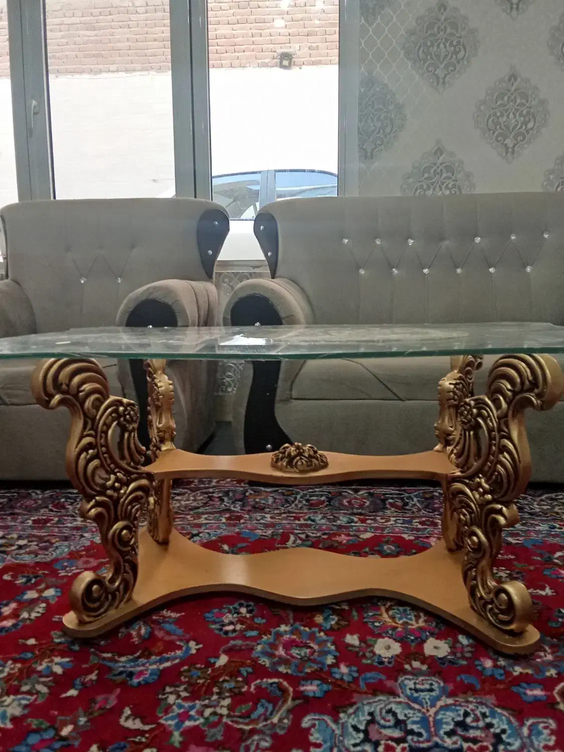 جلو مبلی سلطنتی سالم بدون شکستگی بدون رنگ پریدگی|مبلمان خانگی و میز عسلی|بناب, |دیوار