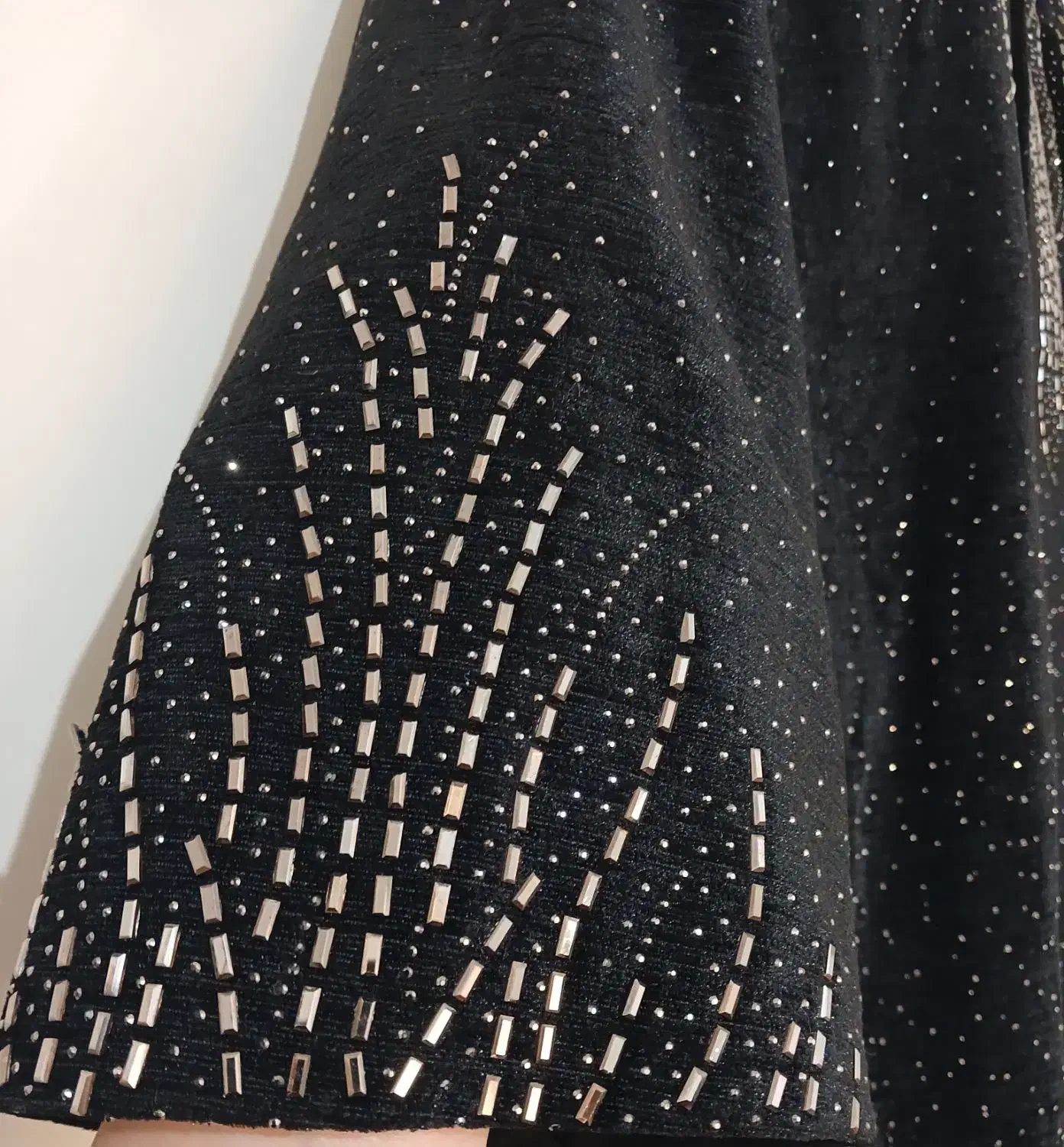 مانتو مجلسی|لباس|رشت, رشتیان|دیوار