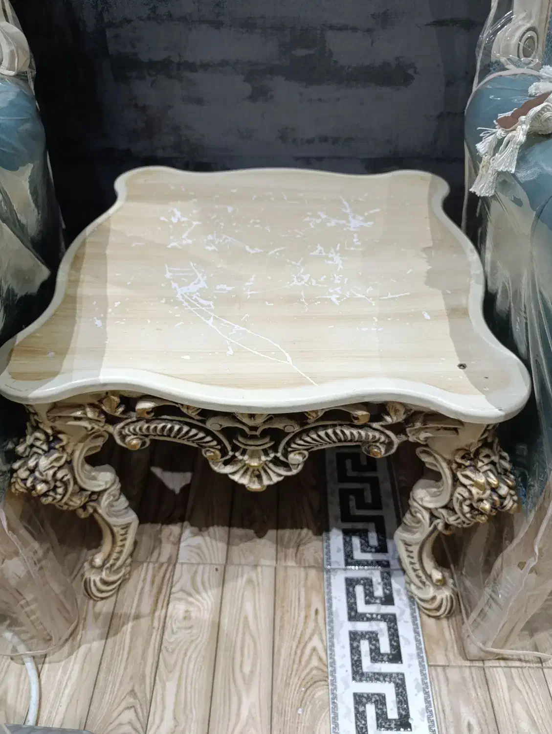 میز عسلی|مبلمان خانگی و میز عسلی|قم, قلعه کامکار|دیوار