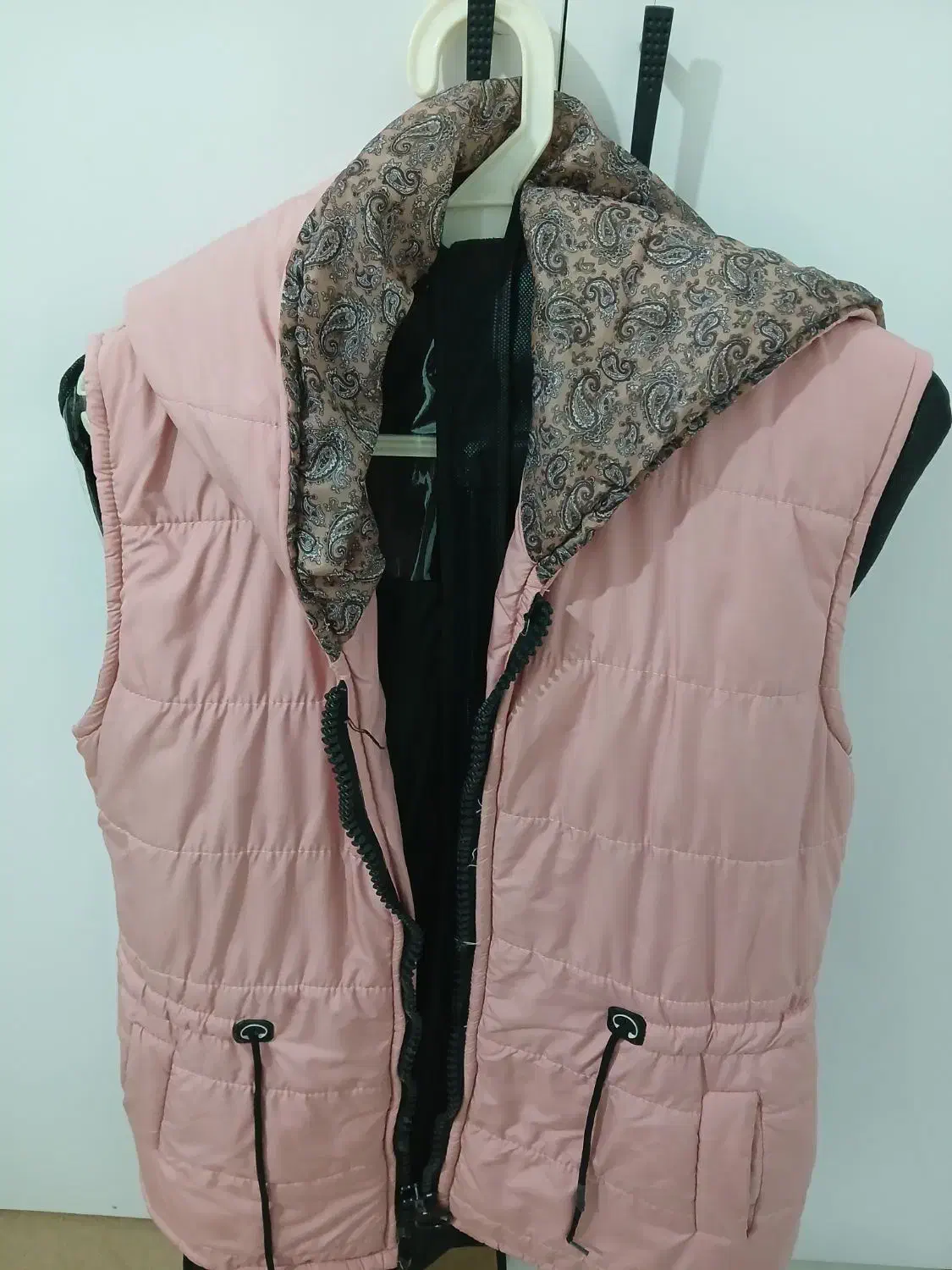 لباس و کاور لباس|لباس|مشهد, رده|دیوار