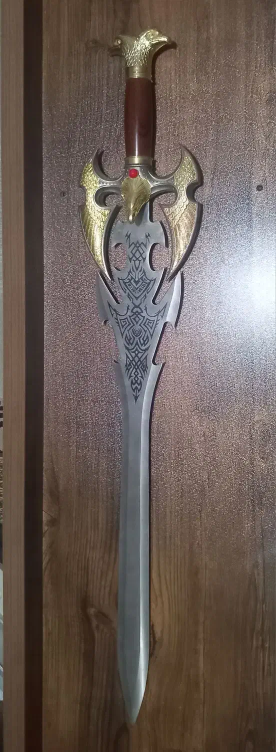 شمشیر و تبرزین و تسبیح|کلکسیون اشیاء عتیقه|پرند, فاز ۲|دیوار