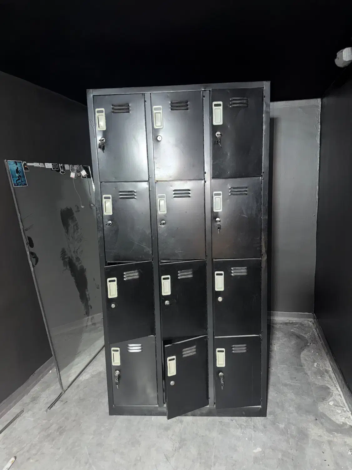 لاکر ۱۲ تایی|دفتر کار|تهران, سیمای ایران|دیوار