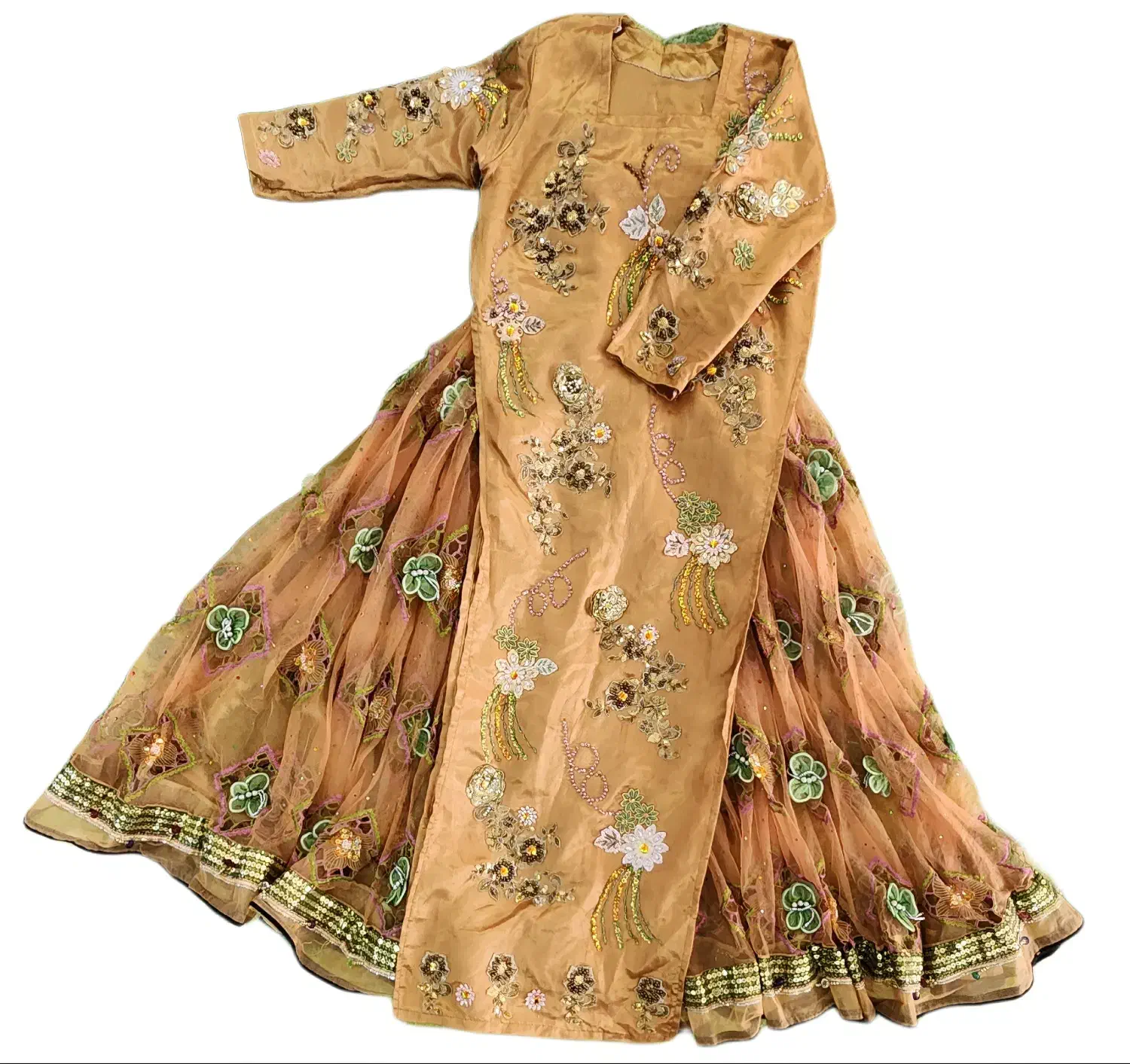 فروش لباسمحلی/ در حد نو/قیمت مناسب|لباس|فیروزآباد (فارس), |دیوار