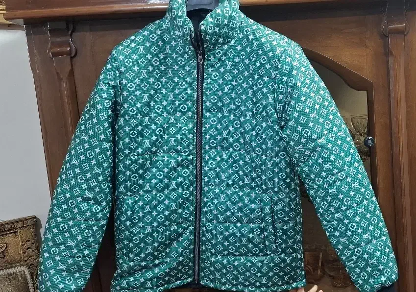 کاپشن نو، استفاده نشده|لباس|سبزوار, باهنر|دیوار