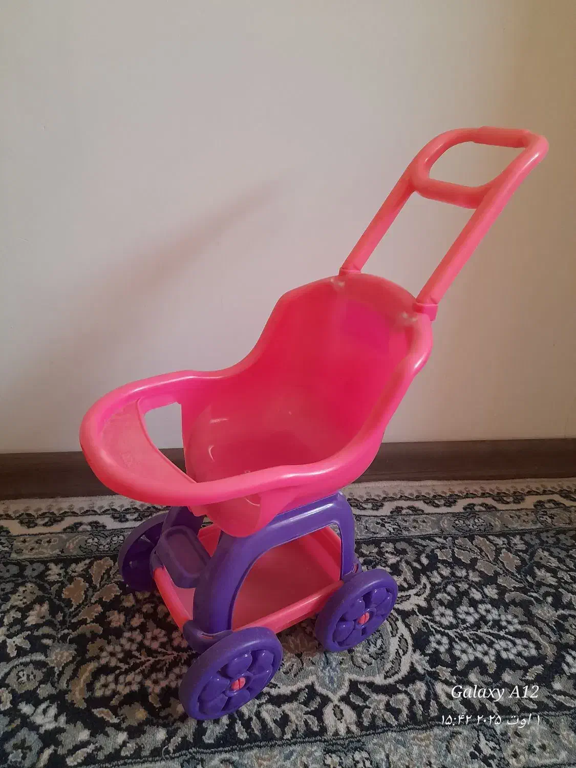 صندلی کودک|تخت و صندلی بچه|شیراز, فرگاز|دیوار