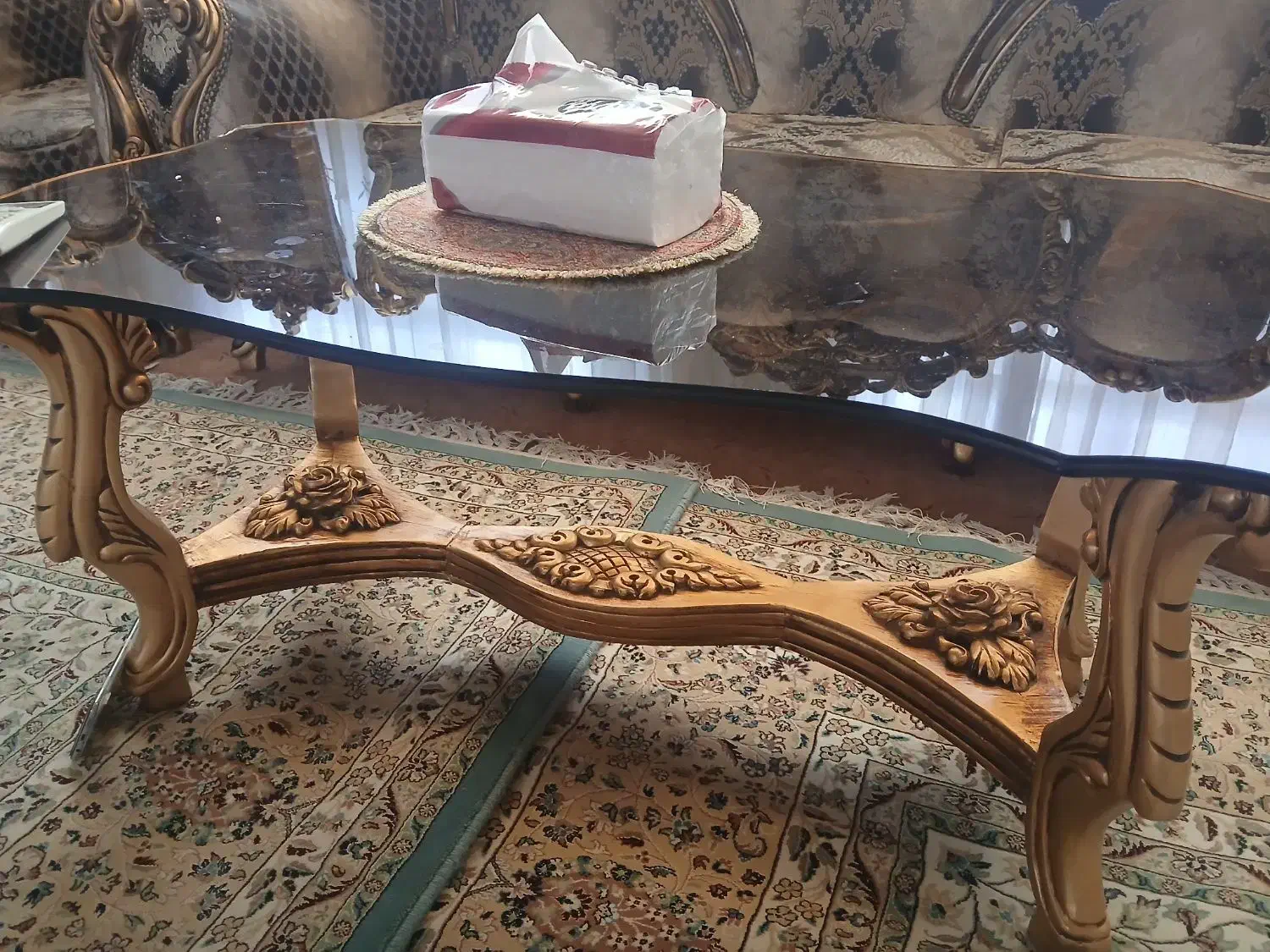 یک دست مبل شیک همراه میزتلویزیون|مبلمان خانگی و میز عسلی|بروجرد, |دیوار
