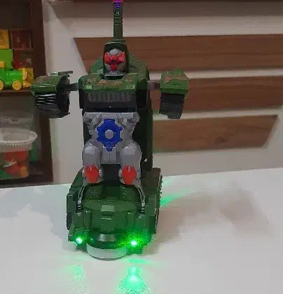 تانک فضایی|اسباببازی|گلبهار, شهر جدید گلبهار|دیوار