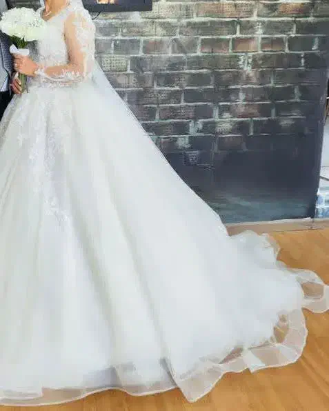 لباس  عروس و عقد و مجلسی|لباس|اندیشه, اندیشه فاز ۳|دیوار