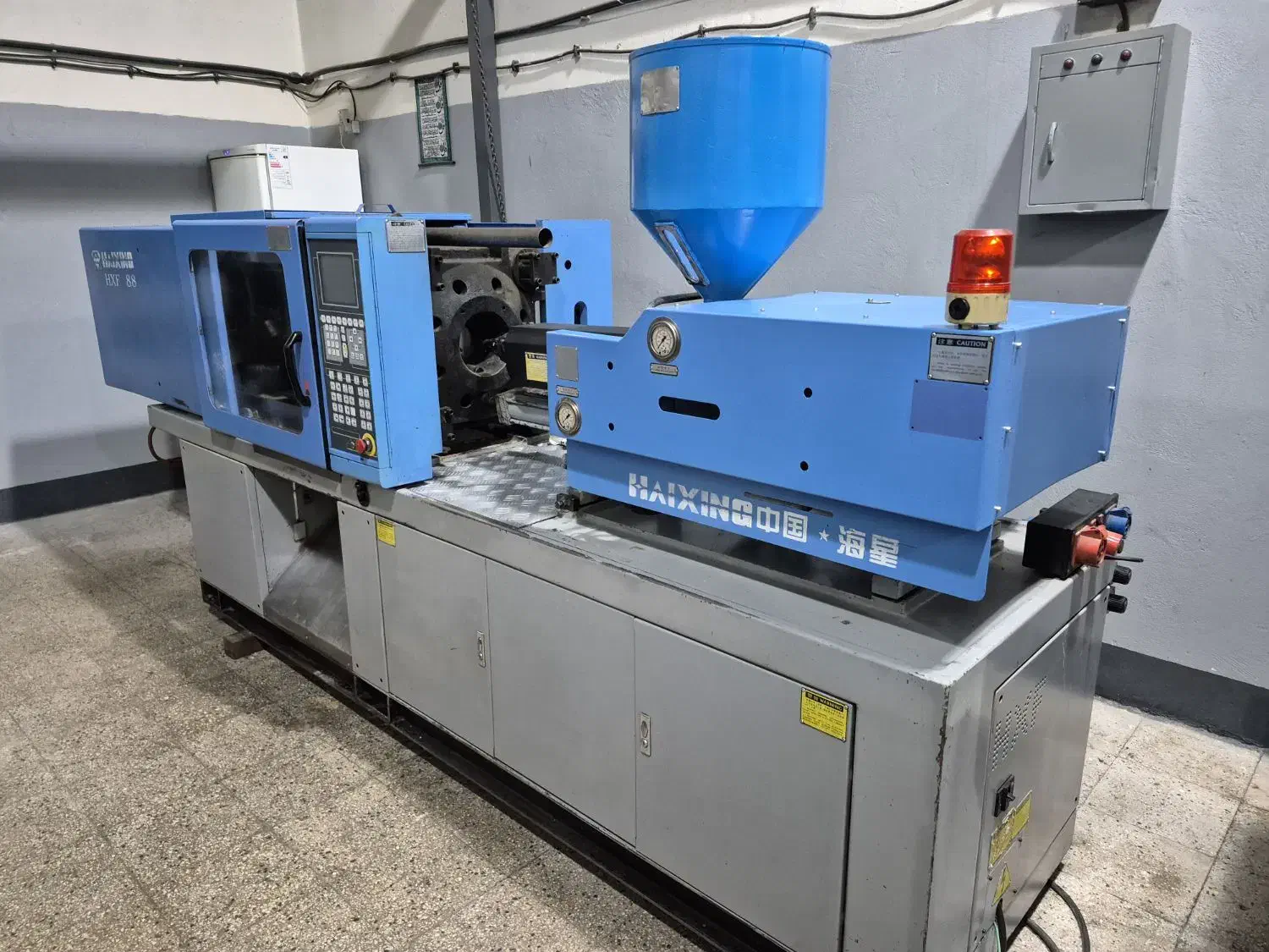 دستگاه تزریق پلاستیک ۸۸تن NBM|ماشین‌آلات صنعتی|جاجرود, |دیوار