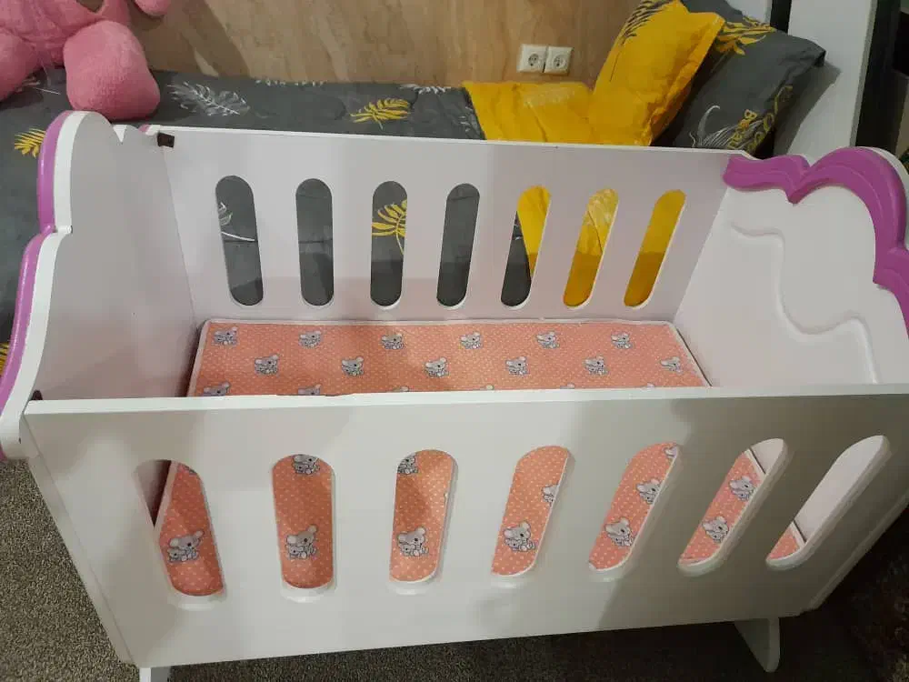 گهواره بچه در حد نو سلام|تخت و صندلی بچه|مریوان, |دیوار