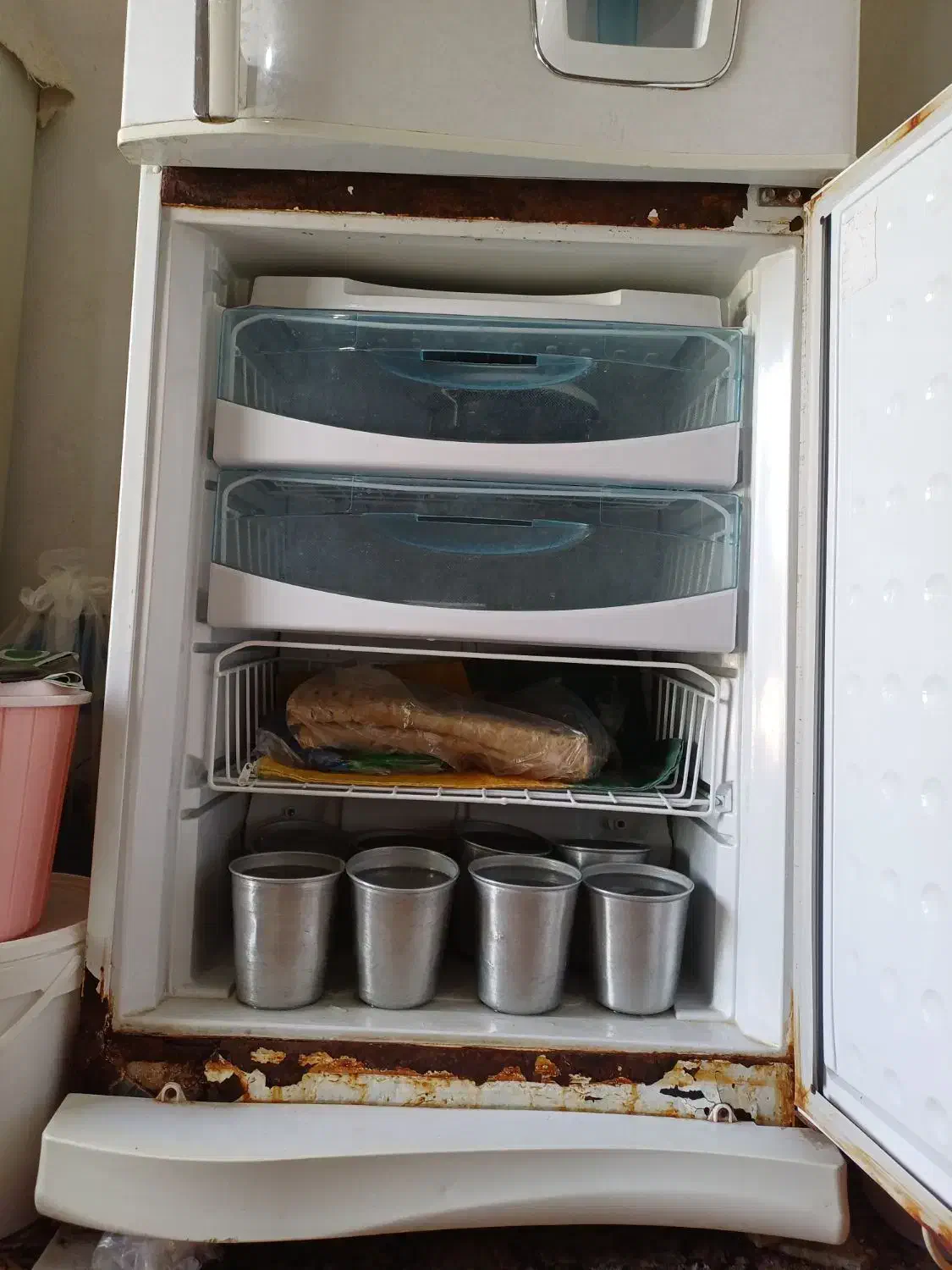 باسلام یخچال فریزر ب فروش میرسه|یخچال و فریزر|کهنوج, |دیوار