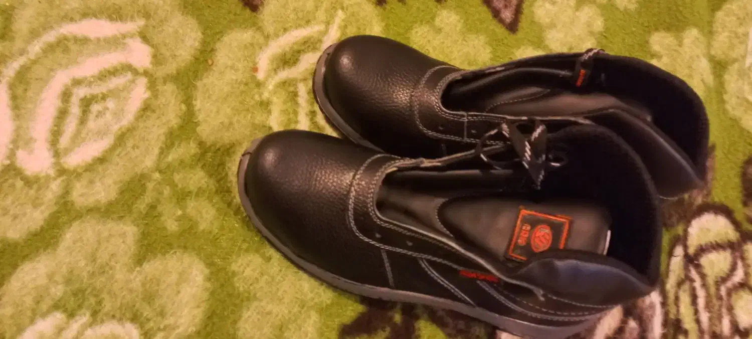 کفش ایمنی|کیف، کفش، کمربند|نوشین شهر, |دیوار