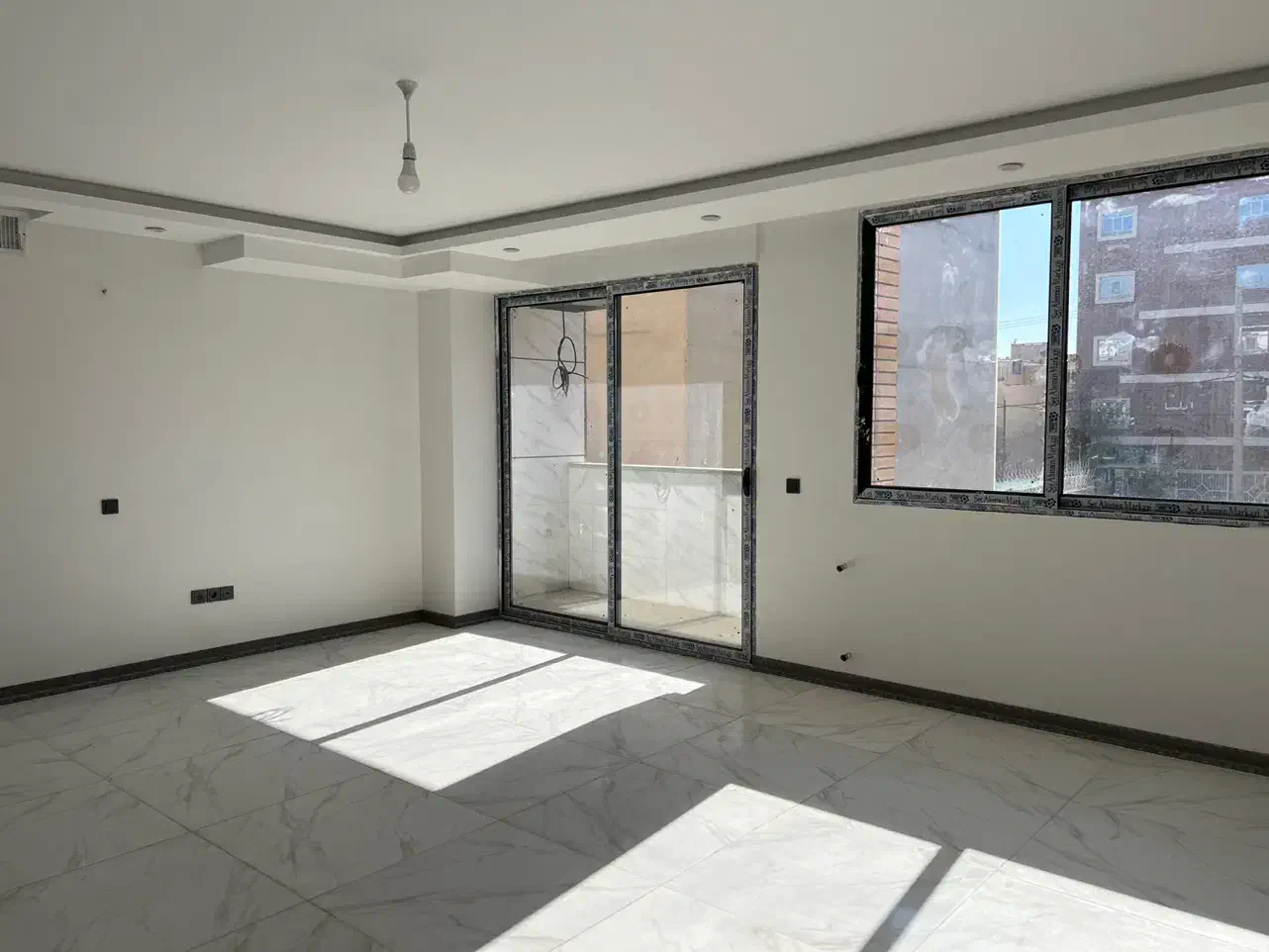 بر بلوار ۹ دی / مجتمع مجلل / ۸۵ متری / وام دار|فروش آپارتمان|شاهین‌شهر, ۹ دی|دیوار