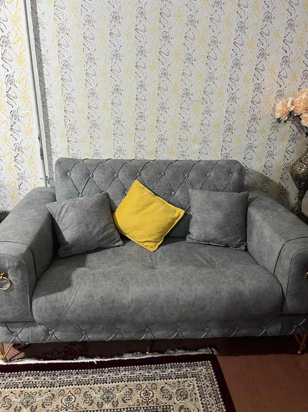 مبل ۷نفره همراه میز و عسلی|مبلمان خانگی و میز عسلی|میانه, |دیوار