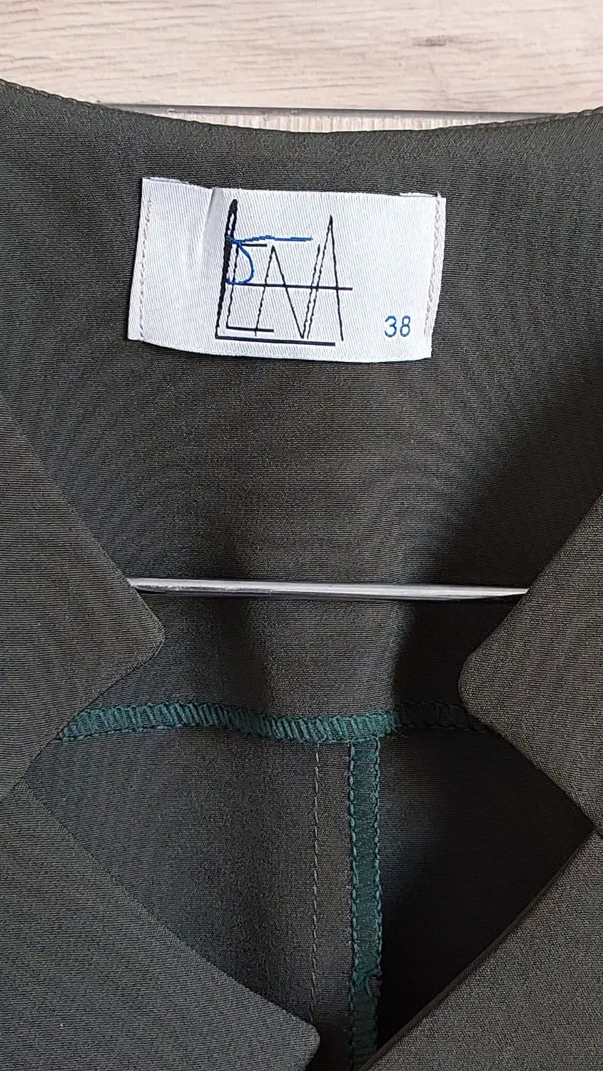 کت دخترانه یشمی سایز ۳۸ بسیار تمیز|لباس|اصفهان, ملکشهر|دیوار