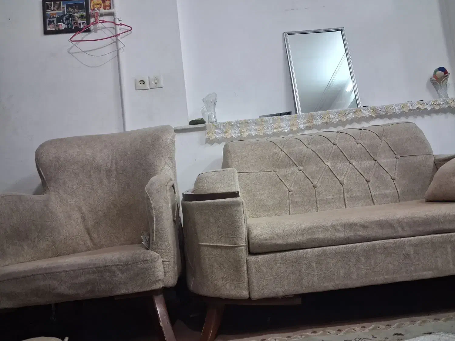 یه مبل دو نفره با یه دونه یه نفره فقط|مبلمان خانگی و میز عسلی|قم, باسکول|دیوار