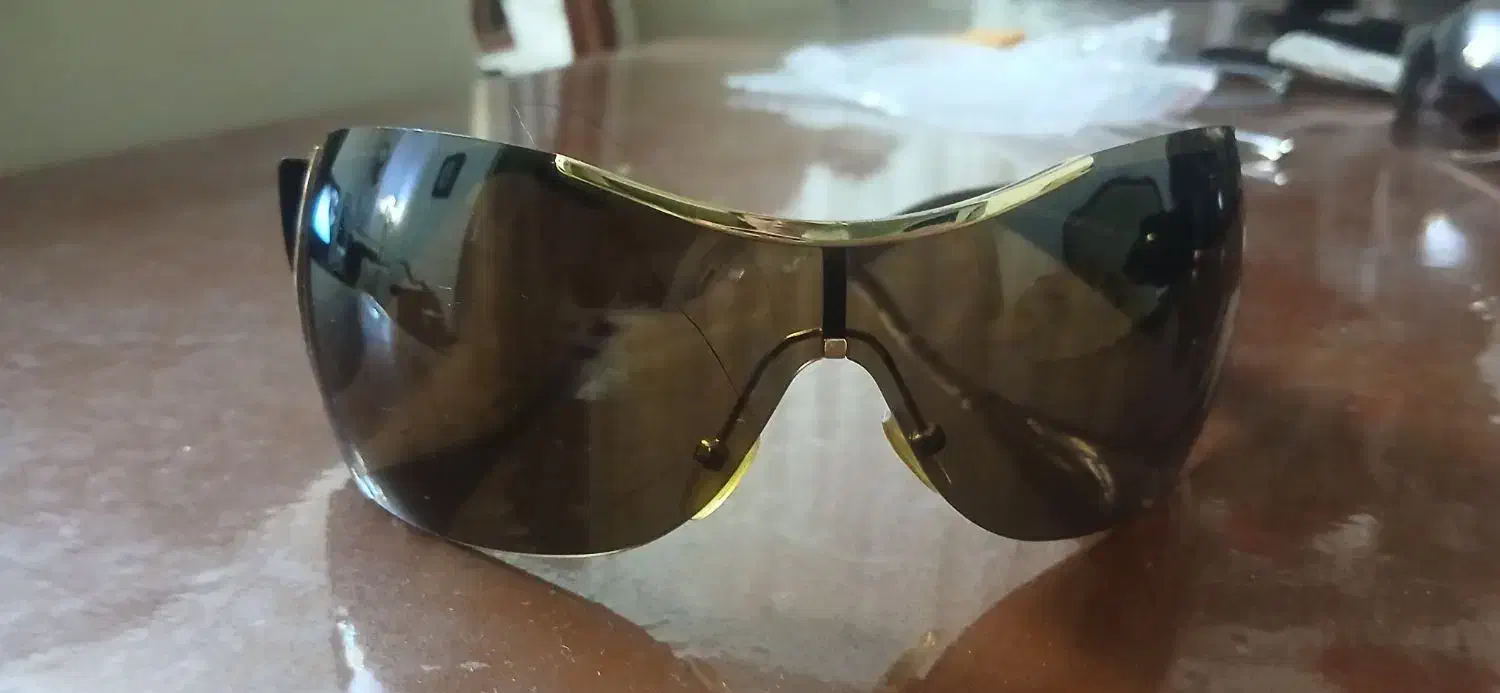 عینک|زیورآلات و اکسسوری|اندیشه, اندیشه فاز ۴|دیوار