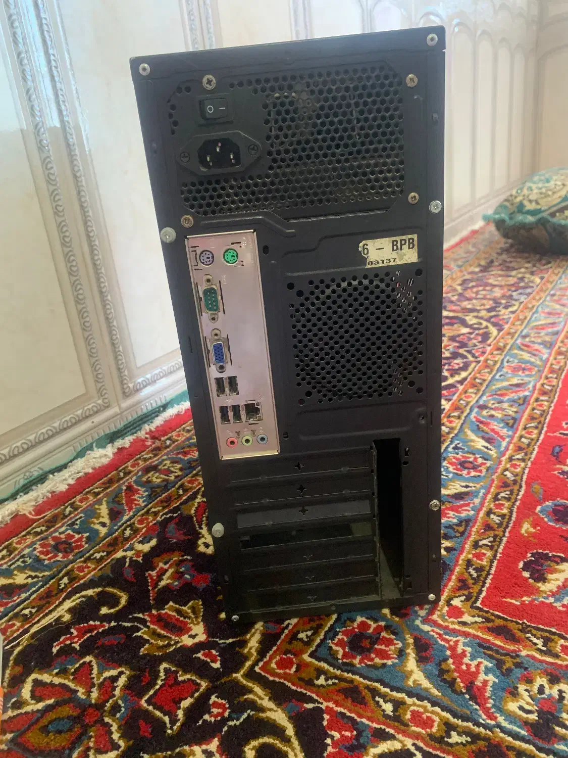 کامپیوتر همراه با میز|رایانه رومیزی|فیروزآباد (فارس), |دیوار