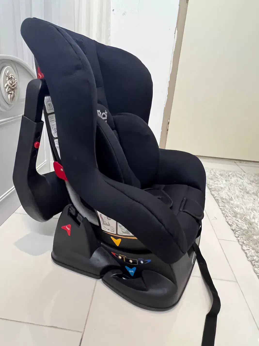 صندلی ماشین کودک کاملا نو و استفاده نشده|تخت و صندلی بچه|گرگان, |دیوار