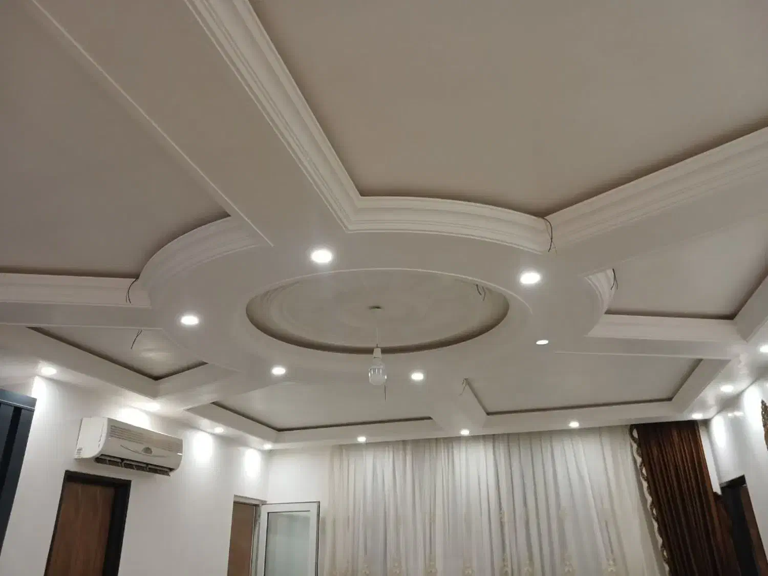 انواع گچ کاری و لکه گیری|خدمات پیشه و مهارت|خرم‌آباد, |دیوار