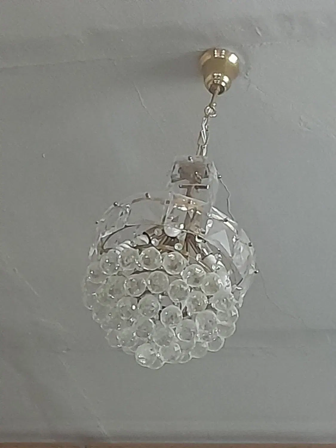 لوستر|لوستر و چراغ آویز|رباط‌کریم, رباط‌کریم|دیوار