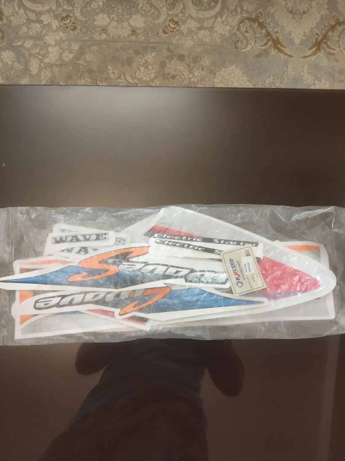 یک دست برچسب اصلی موتور بی کلاج کویر رادیسون|قطعات یدکی و لوازم جانبی|ساری, |دیوار