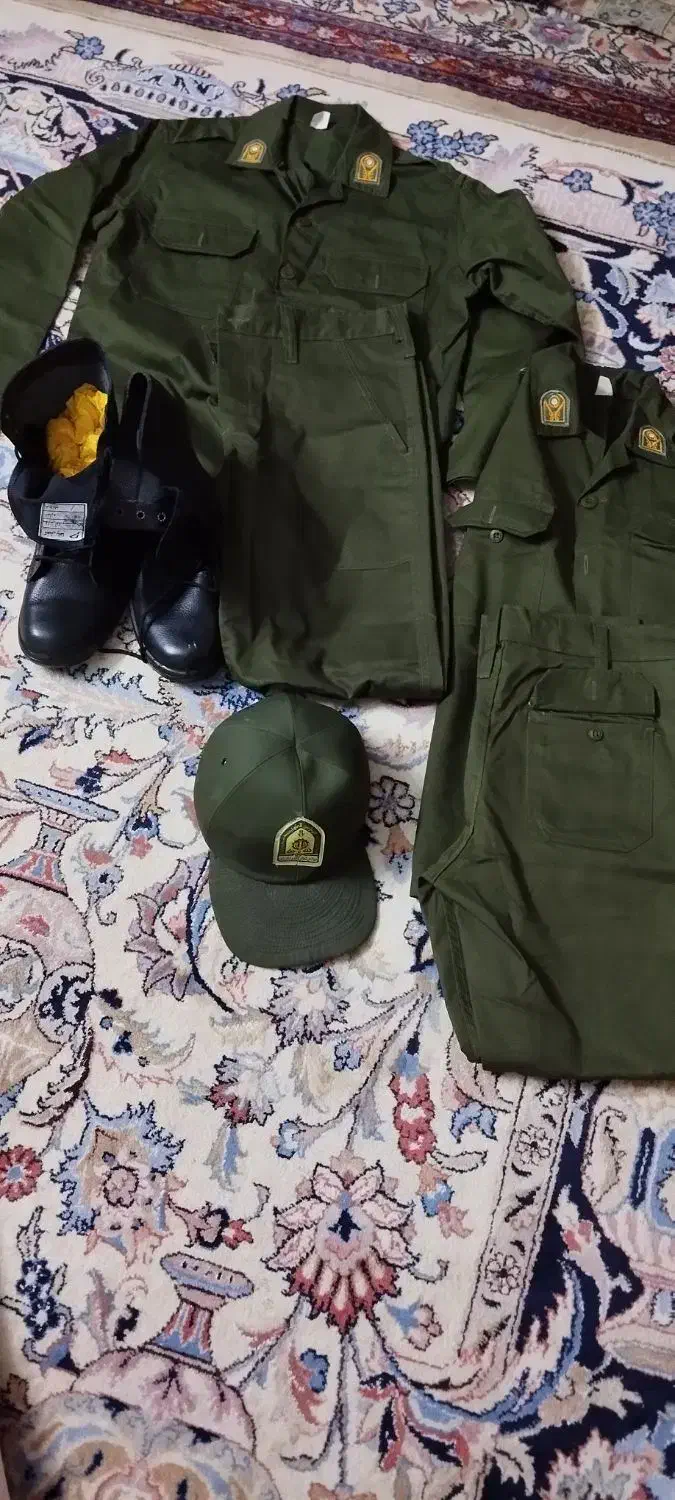 لباس سربازی نیروی انتظامی|لباس|تهران, ورزشگاه آزادی|دیوار