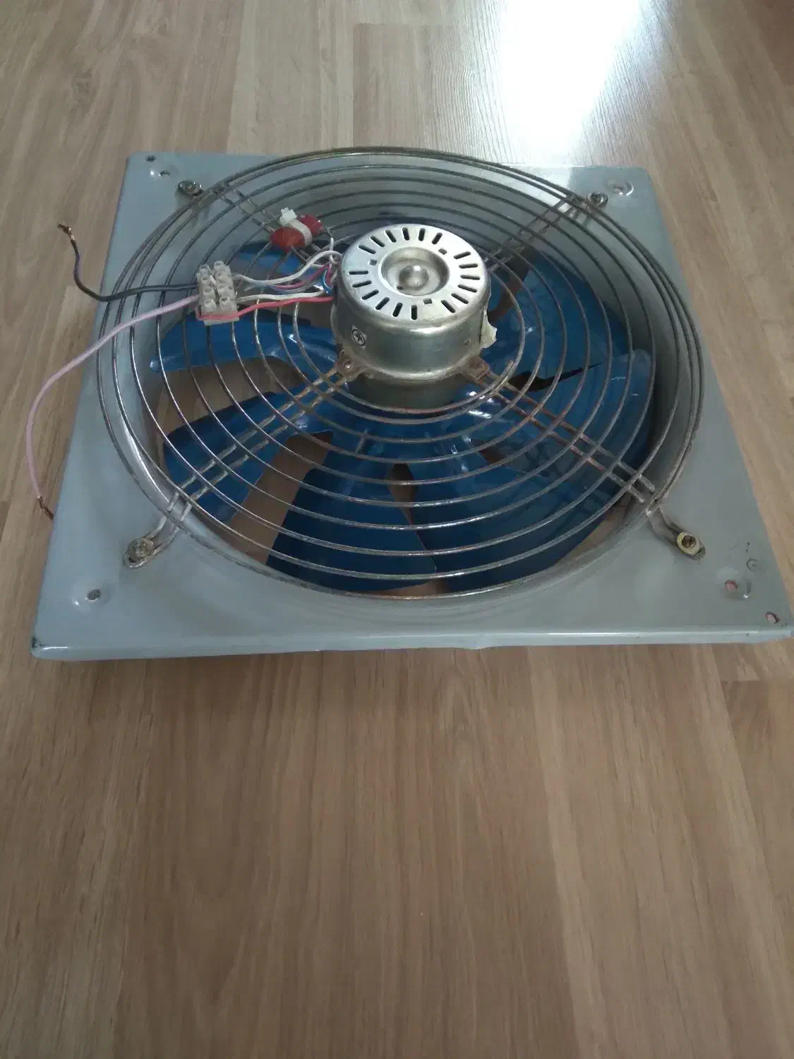 تهویه فلزی|پنکه و تصفیه‌کنندهٔ هوا|اردبیل, |دیوار