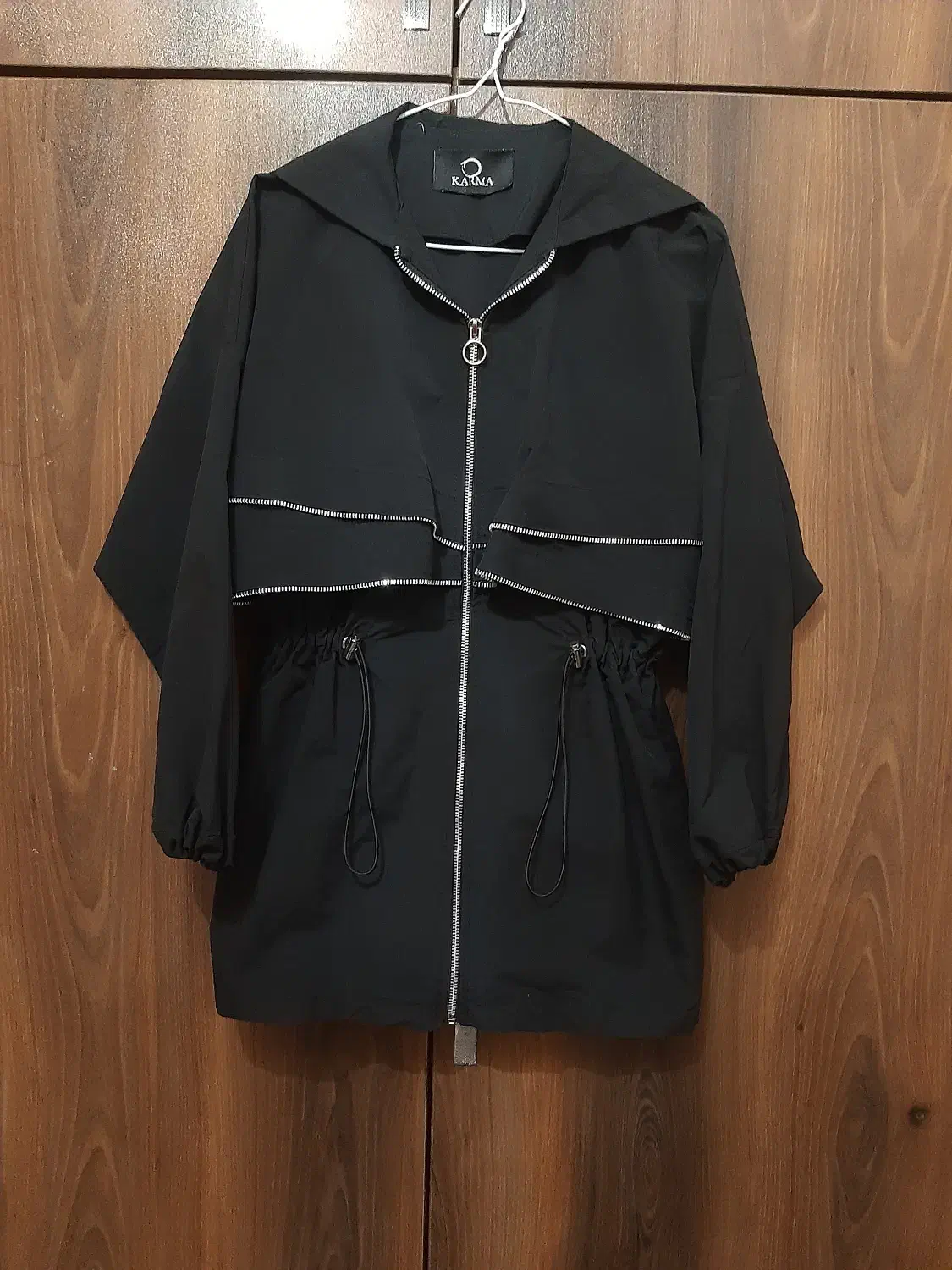 بارانی مشکی سالم و شیک|لباس|رشت, بوسار|دیوار