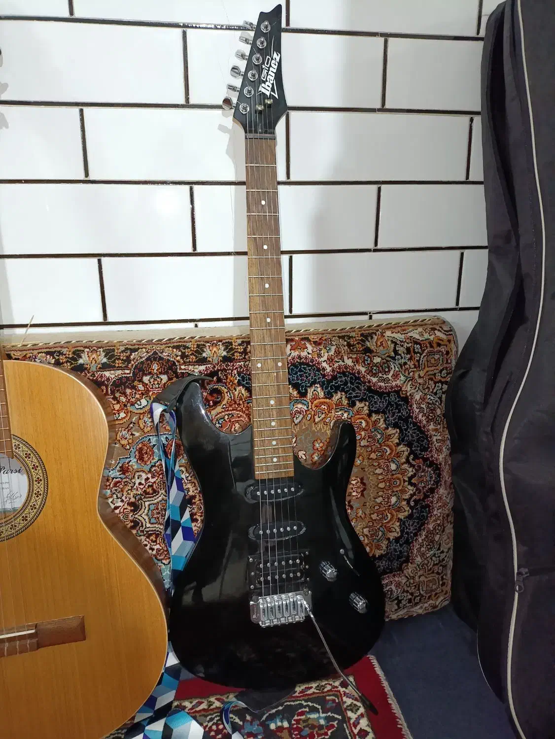 گیتار الکتریک آیبانز gsa60|گیتار، بیس، امپلیفایر|ساوه, |دیوار