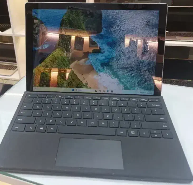 surface pro7 تمیز|رایانه همراه|سمنان, |دیوار