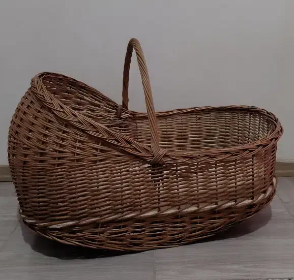 گهواره حصیری پینترستی|تخت و صندلی بچه|محمدیه-قزوین, |دیوار