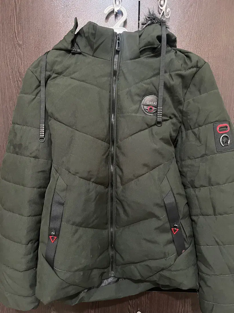 کاپشن|لباس|شاهینشهر, شهرک پردیس|دیوار