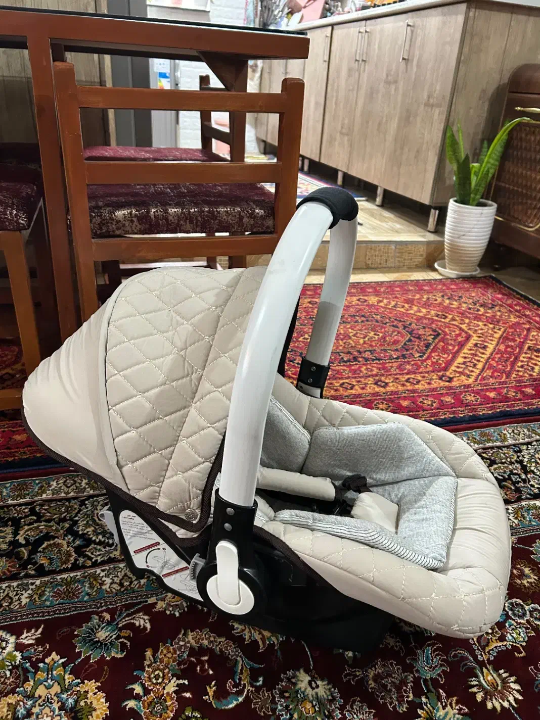 کریر نوزادی|کالسکه و لوازم جانبی|رشت, چله خانه|دیوار